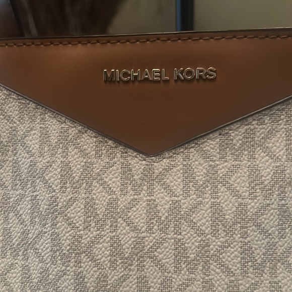 Michael Michael Kors Whitney Small Logo Tote in Vanilla - Picture 2 of 15